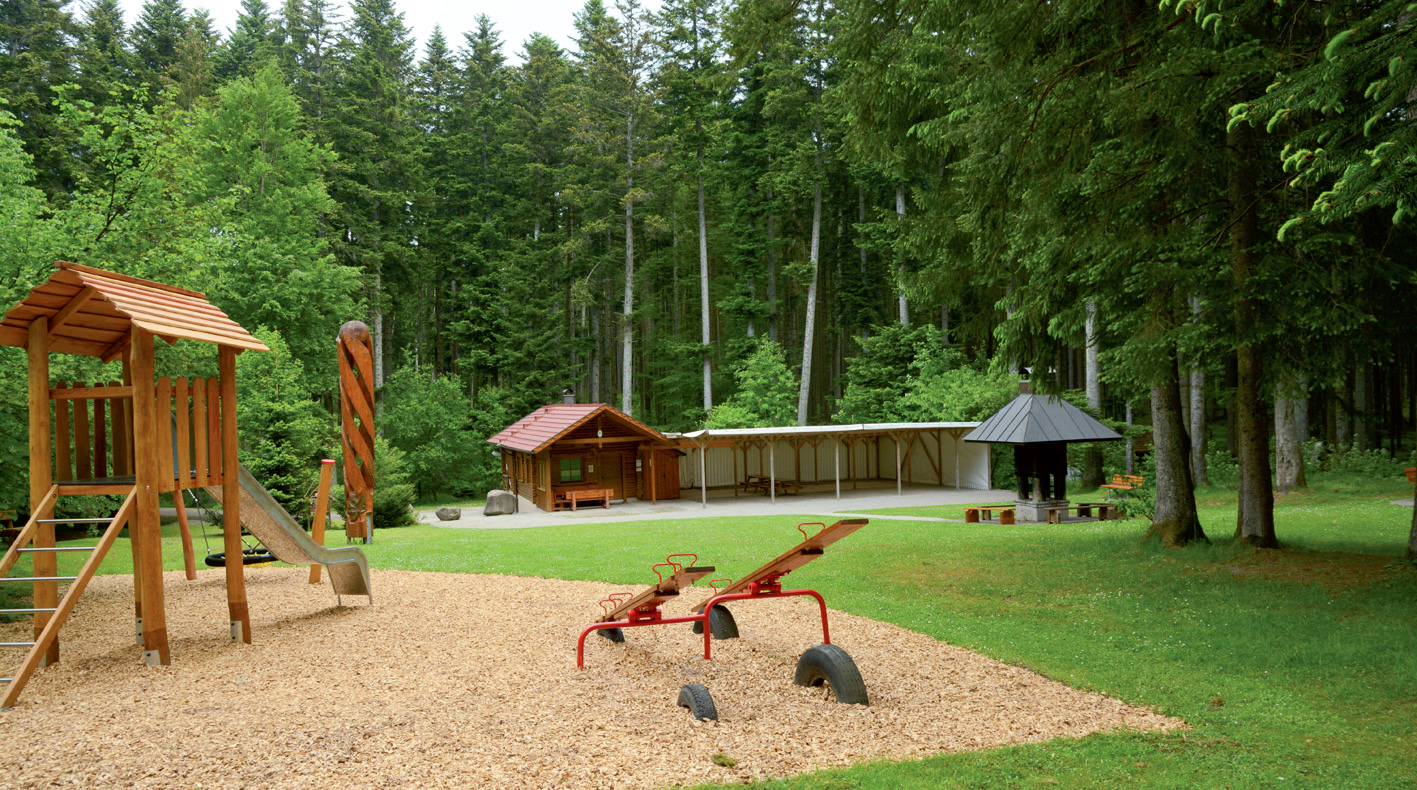 Hofboschhütte, Ansicht vom Spielplatz